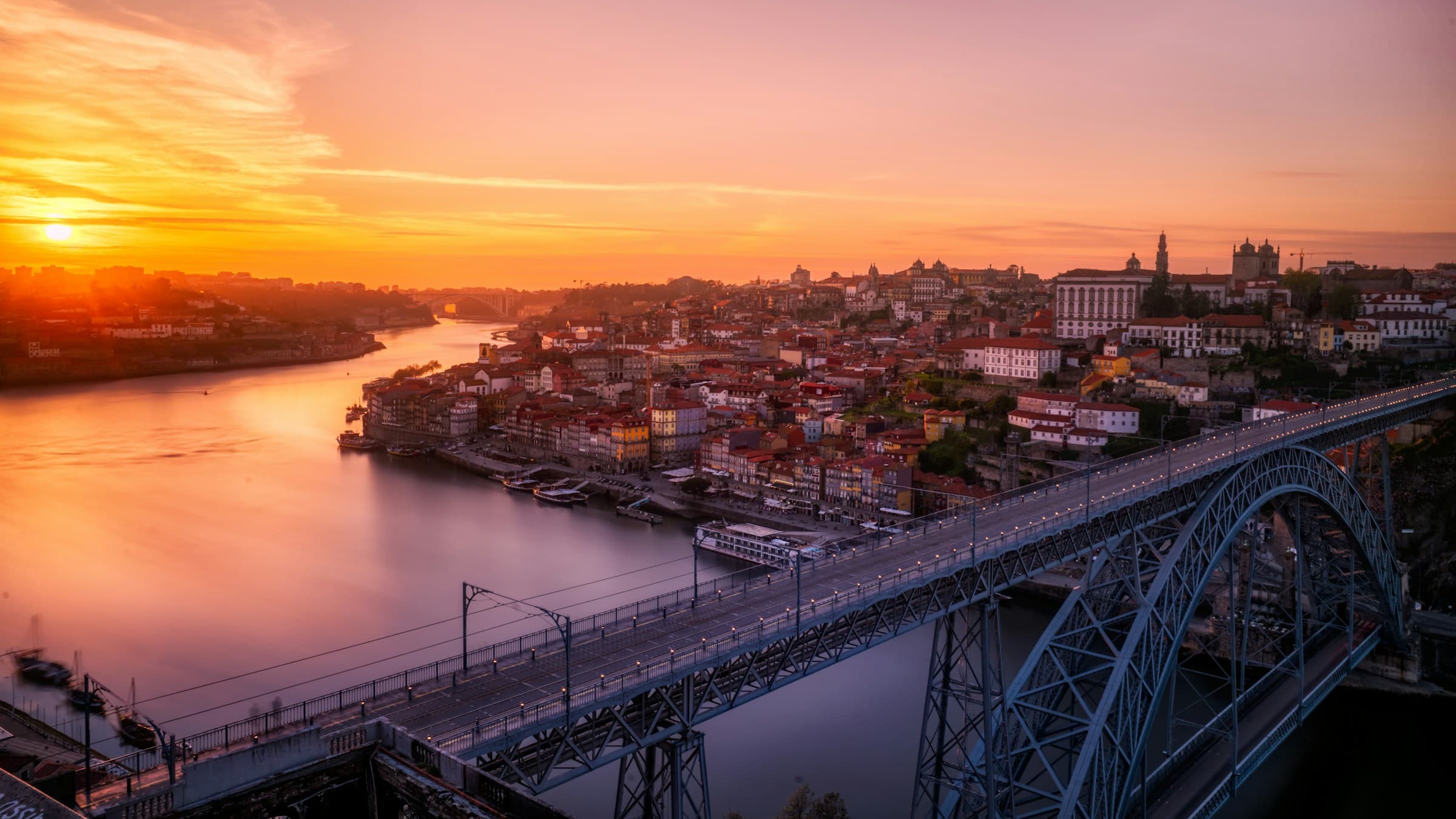 Lisboa, Portugal — ruas e mobilidade urbana
